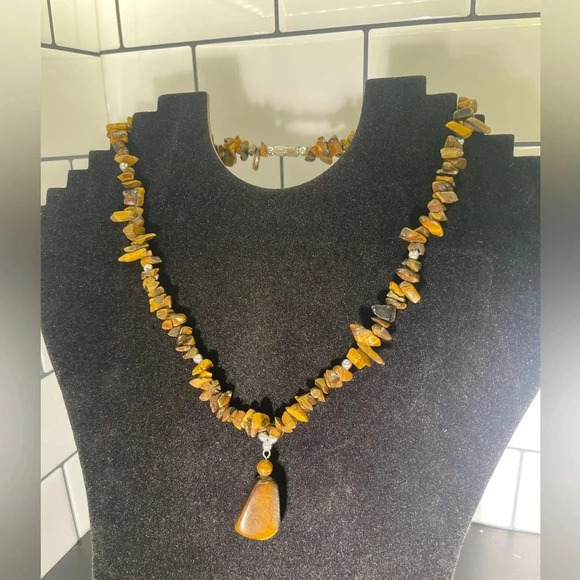 Vintage Tiger Eye Gemstone Necklace - Picture 6 of 9